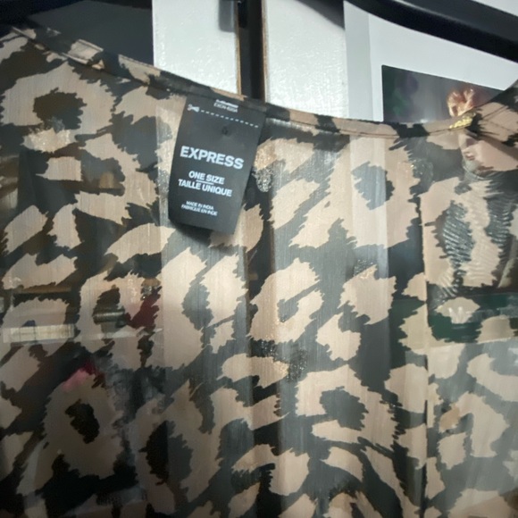 Cover up - Picture 3 of 4